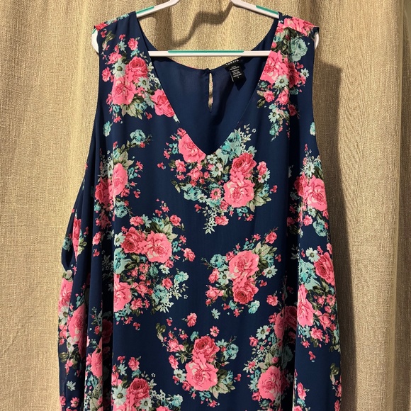 Torrid | Dark Blue Floral Polyester Cami Top | Size 6 - Picture 2 of 9